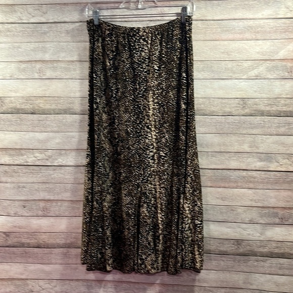 Womens skirt - Picture 3 of 3